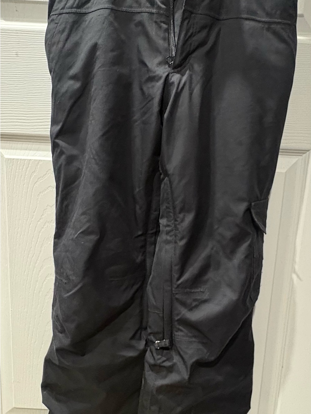 Woman’s Black Waterproof Snow Cargo Pants RipZone size 8 $30
